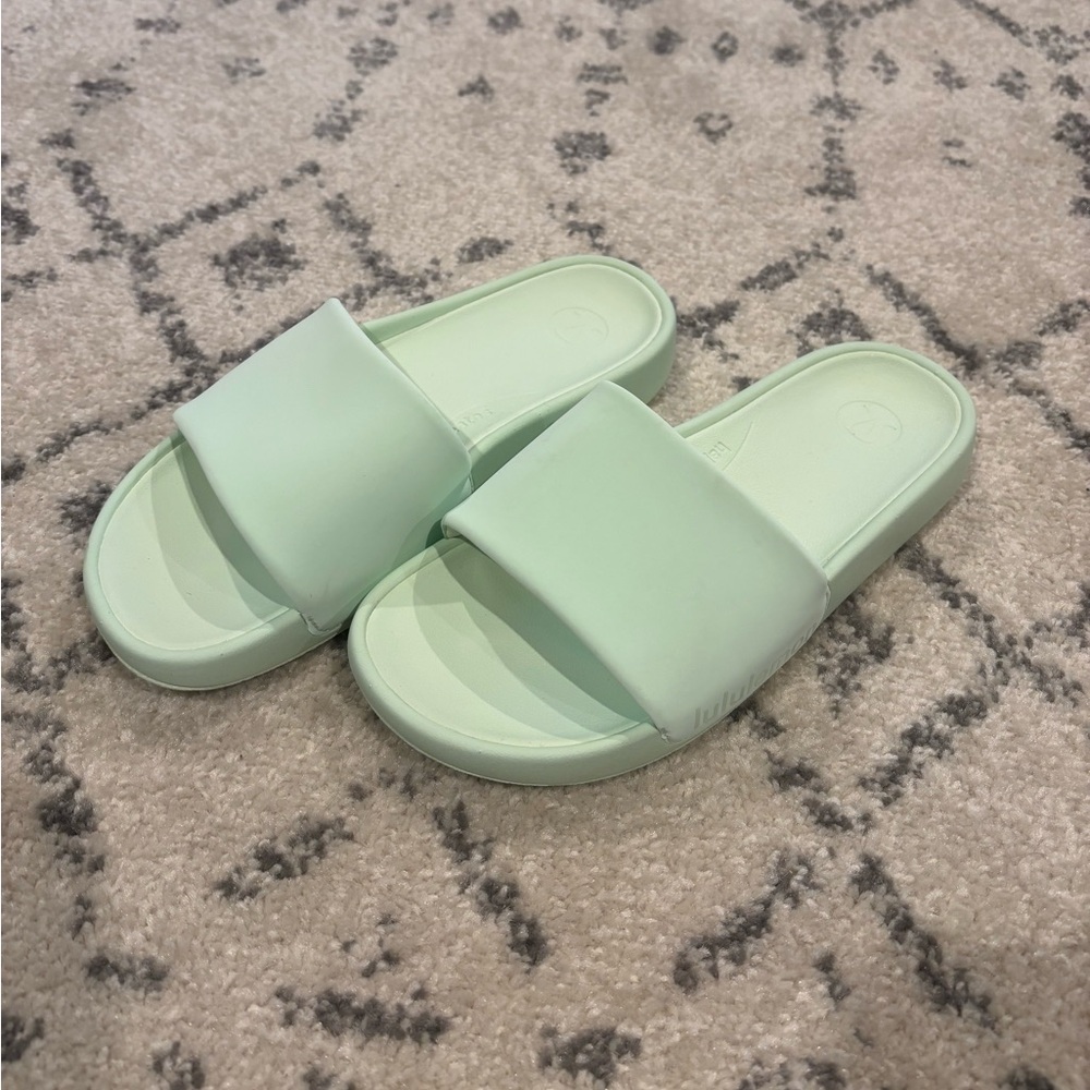 Lululemon Women’s Slides Sandals Size 6